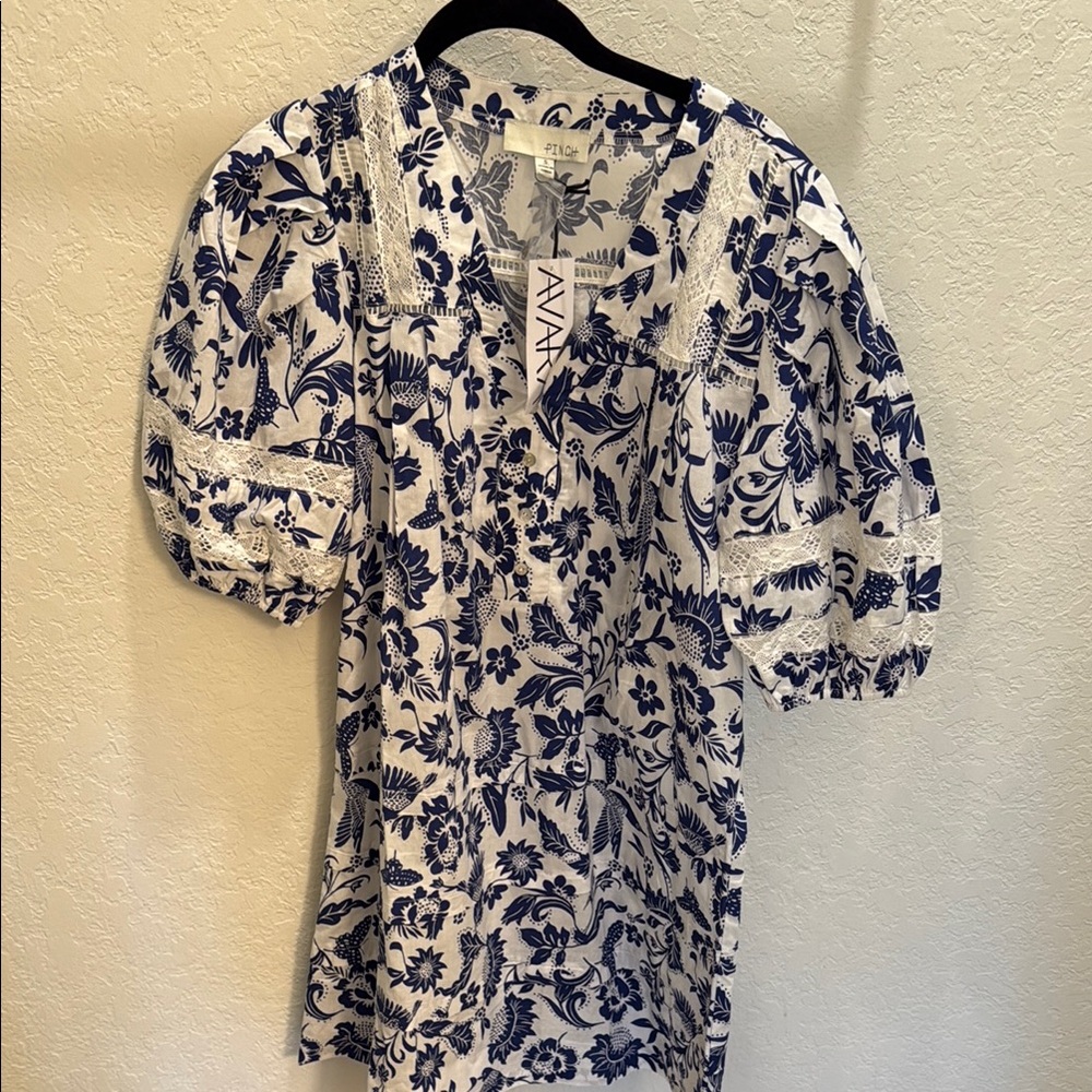 Avara Blue and white dress - Size small